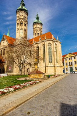 Nisan ayı başlarında, Naumburg / Saale 'den Gotha' ya, Thüringen ve Saksonya-Anhalt 'a kadar uzanan muhteşem Saale ve Ilm Vadisi bisiklet yolları boyunca bahar turu.