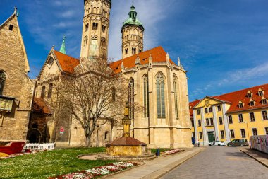 Nisan ayı başlarında, Naumburg / Saale 'den Gotha' ya, Thüringen ve Saksonya-Anhalt 'a kadar uzanan muhteşem Saale ve Ilm Vadisi bisiklet yolları boyunca bahar turu.