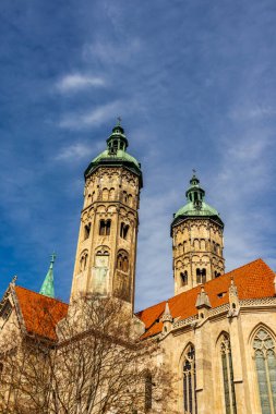 Nisan ayı başlarında, Naumburg / Saale 'den Gotha' ya, Thüringen ve Saksonya-Anhalt 'a kadar uzanan muhteşem Saale ve Ilm Vadisi bisiklet yolları boyunca bahar turu.