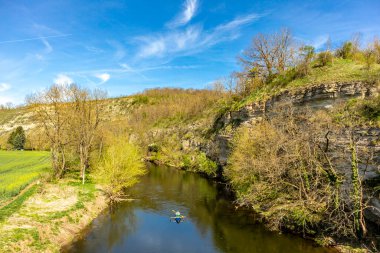 Nisan ayı başlarında, Naumburg / Saale 'den Gotha' ya, Thüringen ve Saksonya-Anhalt 'a kadar uzanan muhteşem Saale ve Ilm Vadisi bisiklet yolları boyunca bahar turu.