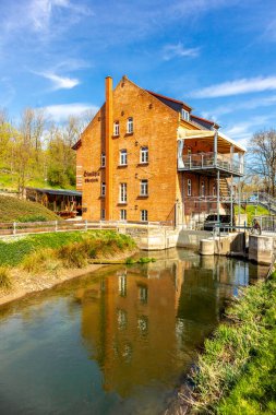 Nisan ayı başlarında, Naumburg / Saale 'den Gotha' ya, Thüringen ve Saksonya-Anhalt 'a kadar uzanan muhteşem Saale ve Ilm Vadisi bisiklet yolları boyunca bahar turu.
