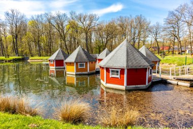 Nisan ayı başlarında, Naumburg / Saale 'den Gotha' ya, Thüringen ve Saksonya-Anhalt 'a kadar uzanan muhteşem Saale ve Ilm Vadisi bisiklet yolları boyunca bahar turu.