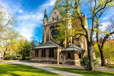 Nisan ayı başlarında, Naumburg / Saale 'den Gotha' ya, Thüringen ve Saksonya-Anhalt 'a kadar uzanan muhteşem Saale ve Ilm Vadisi bisiklet yolları boyunca bahar turu.
