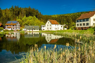 Sabahın erken saatlerinde Schmalkalden kasabasında güzel manzarası Thüringen - Almanya
