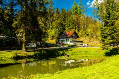 Sabahın erken saatlerinde Schmalkalden kasabasında güzel manzarası Thüringen - Almanya