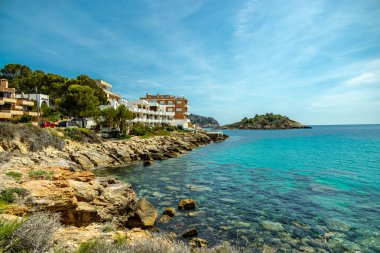 İspanya 'nın Mallorca adasının güneyindeki Sant Elm kıyı kasabasındaki D' en Grau kıyı yolunda küçük ama güzel bir yürüyüş.