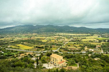 Mallorca 'nın güzel ve güneşli Balearic adasında Castell de Capdepera - İspanya