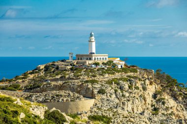 Güzel Balearic Adası Mallorca 'daki en önemli noktaya giden yolda - Kaptan de Formentor -