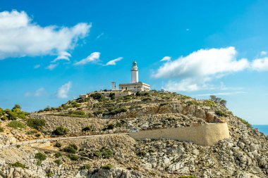 Güzel Balearic Adası Mallorca 'daki en önemli noktaya giden yolda - Kaptan de Formentor -