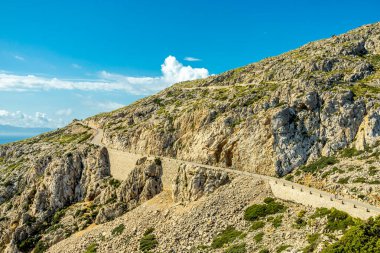 Güzel Balearic Adası Mallorca 'daki en önemli noktaya giden yolda - Kaptan de Formentor -