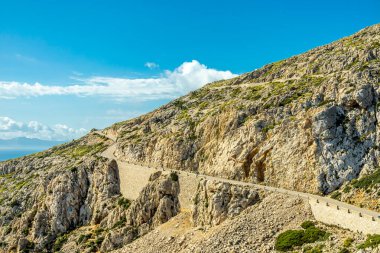 Güzel Balearic Adası Mallorca 'daki en önemli noktaya giden yolda - Kaptan de Formentor -