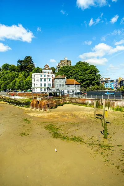 stock image Welcome to England - First sightseeing tour in the beautiful harbour town of Folkestone - Kent - United Kingdom