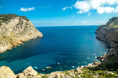 Güzel Balearic Adası Mallorca 'daki en önemli noktaya giden yolda - Kaptan de Formentor -
