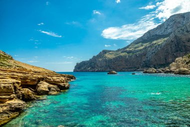 Güzel Balearic Adası Mallorca 'daki en önemli noktaya giden yolda - Kaptan de Formentor -