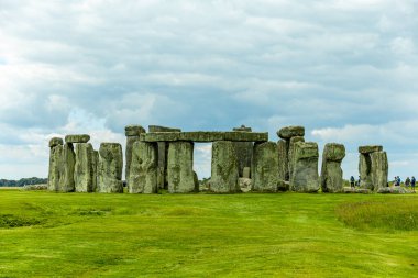 İngiliz klasiğini ziyaret edin: Salisbury - Wiltshire - İngiltere 'nin kenar mahallelerindeki Stonehedge