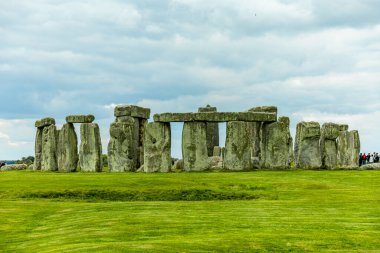 İngiliz klasiğini ziyaret edin: Salisbury - Wiltshire - İngiltere 'nin kenar mahallelerindeki Stonehedge