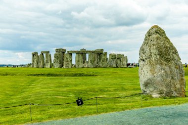 İngiliz klasiğini ziyaret edin: Salisbury - Wiltshire - İngiltere 'nin kenar mahallelerindeki Stonehedge