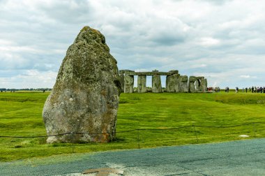 İngiliz klasiğini ziyaret edin: Salisbury - Wiltshire - İngiltere 'nin kenar mahallelerindeki Stonehedge