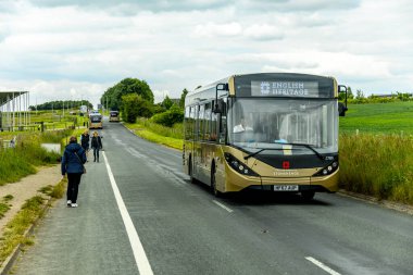 İngiliz klasiğini ziyaret edin: Salisbury - Wiltshire - İngiltere 'nin kenar mahallelerindeki Stonehedge