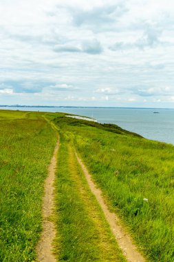 Birleşik Krallık 'ın Swanage-Dorset liman kasabasındaki Old Harry Rocks' a kısa bir yürüyüş turu.