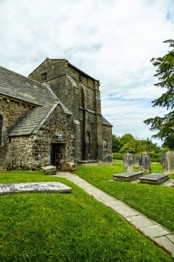 Birleşik Krallık 'ın Swanage-Dorset liman kasabasındaki Old Harry Rocks' a kısa bir yürüyüş turu.
