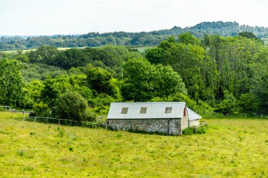 Güzel Dorset kırsalından Corfe Kalesi 'ne ve Swanage Demiryolu' na seyahat ediyoruz.