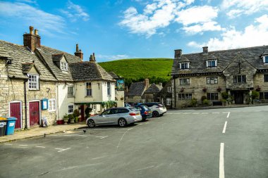 Güzel Dorset kırsalından Corfe Kalesi 'ne ve Swanage Demiryolu' na seyahat ediyoruz.