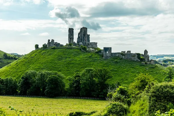 Stock image Travelling through the beautiful Dorset countryside to Corfe Castle and the Swanage Railway - United Kingdom