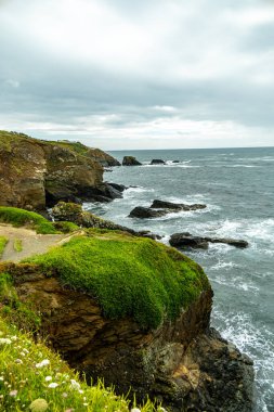 İngiltere anakarasının en güney noktasına doğru dairesel bir yürüyüş - Güzel Cornwall 'daki Kertenkele Noktası - Helston - İngiltere