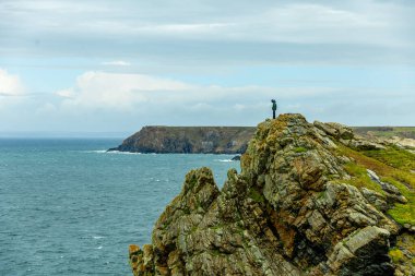 İngiltere anakarasının en güney noktasına doğru dairesel bir yürüyüş - Güzel Cornwall 'daki Kertenkele Noktası - Helston - İngiltere