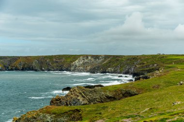 İngiltere anakarasının en güney noktasına doğru dairesel bir yürüyüş - Güzel Cornwall 'daki Kertenkele Noktası - Helston - İngiltere