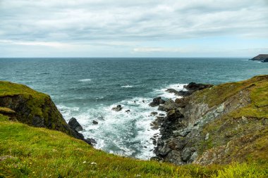 İngiltere anakarasının en güney noktasına doğru dairesel bir yürüyüş - Güzel Cornwall 'daki Kertenkele Noktası - Helston - İngiltere