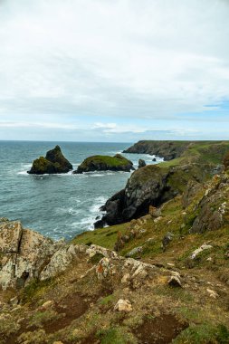 İngiltere anakarasının en güney noktasına doğru dairesel bir yürüyüş - Güzel Cornwall 'daki Kertenkele Noktası - Helston - İngiltere