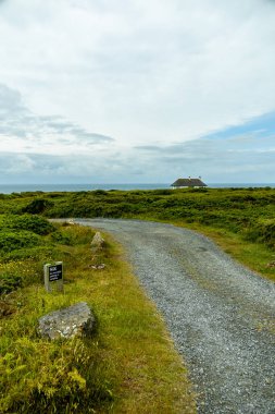 İngiltere anakarasının en güney noktasına doğru dairesel bir yürüyüş - Güzel Cornwall 'daki Kertenkele Noktası - Helston - İngiltere