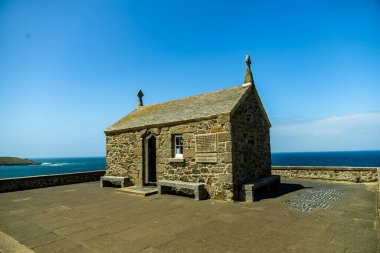 Güzel Cornwall 'da, St. Ives Körfezi' nin önündeki kumsalda rahatlatıcı bir gün.