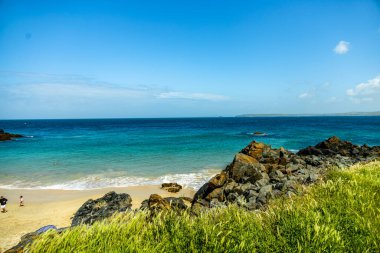 Güzel Cornwall 'da, St. Ives Körfezi' nin önündeki kumsalda rahatlatıcı bir gün.