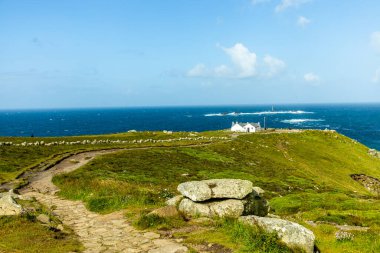 İngiltere 'nin en batıdaki noktasını keşfeden Lands End Penzance - Cornwall - İngiltere