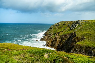 İngiltere 'nin en batıdaki noktasını keşfeden Lands End Penzance - Cornwall - İngiltere