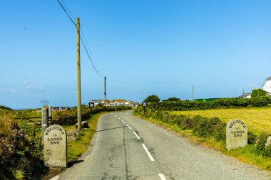 İngiltere 'nin en batıdaki noktasını keşfeden Lands End Penzance - Cornwall - İngiltere