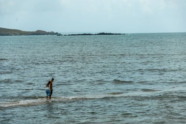 St. Michael Dağı 'nın heybetli kayalık adasında ortaçağ kilisesi ve güzel kalesi Cornwall İngiltere' de duracağız.