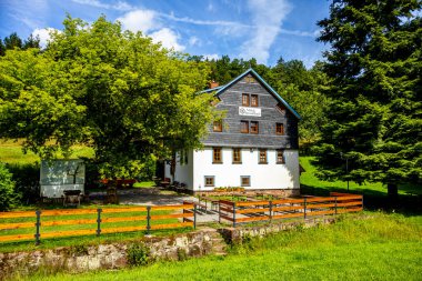 Wasungen, Walldorf üzerinden Rhn-Thüringen 'deki Hohe Geba' ya doğru güzel bir bisiklet turu.