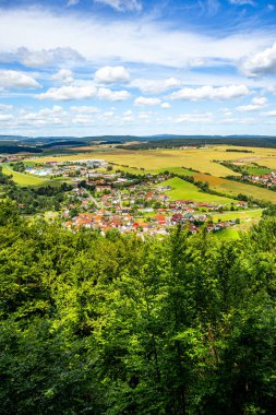 Wasungen, Walldorf üzerinden Rhn-Thüringen 'deki Hohe Geba' ya doğru güzel bir bisiklet turu.