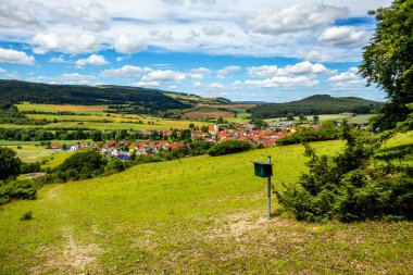 Wasungen, Walldorf üzerinden Rhn-Thüringen 'deki Hohe Geba' ya doğru güzel bir bisiklet turu.