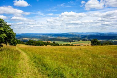 Wasungen, Walldorf üzerinden Rhn-Thüringen 'deki Hohe Geba' ya doğru güzel bir bisiklet turu.