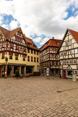 Fehrenbach yakınlarındaki Werra 'nın kaynağından Wernshausen-Thuringia yakınlarındaki Werratal' a kadar 1. Werratal Bisiklet Yolu 'nda bisikletle seyahat etmek.