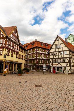 Fehrenbach yakınlarındaki Werra 'nın kaynağından Wernshausen-Thuringia yakınlarındaki Werratal' a kadar 1. Werratal Bisiklet Yolu 'nda bisikletle seyahat etmek.