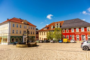 Fehrenbach yakınlarındaki Werra 'nın kaynağından Wernshausen-Thuringia yakınlarındaki Werratal' a kadar 1. Werratal Bisiklet Yolu 'nda bisikletle seyahat etmek.