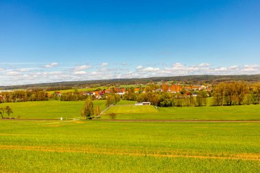 Fehrenbach yakınlarındaki Werra 'nın kaynağından Wernshausen-Thuringia yakınlarındaki Werratal' a kadar 1. Werratal Bisiklet Yolu 'nda bisikletle seyahat etmek.