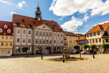 Fehrenbach yakınlarındaki Werra 'nın kaynağından Wernshausen-Thuringia yakınlarındaki Werratal' a kadar 1. Werratal Bisiklet Yolu 'nda bisikletle seyahat etmek.