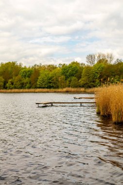 Wernshausen yakınlarındaki Werra 'nın kaynağından Hrschel-Thuringia yakınlarındaki Werratal' a kadar 1. Werratal Bisiklet Yolu 'nda bisikletle seyahat etmek.